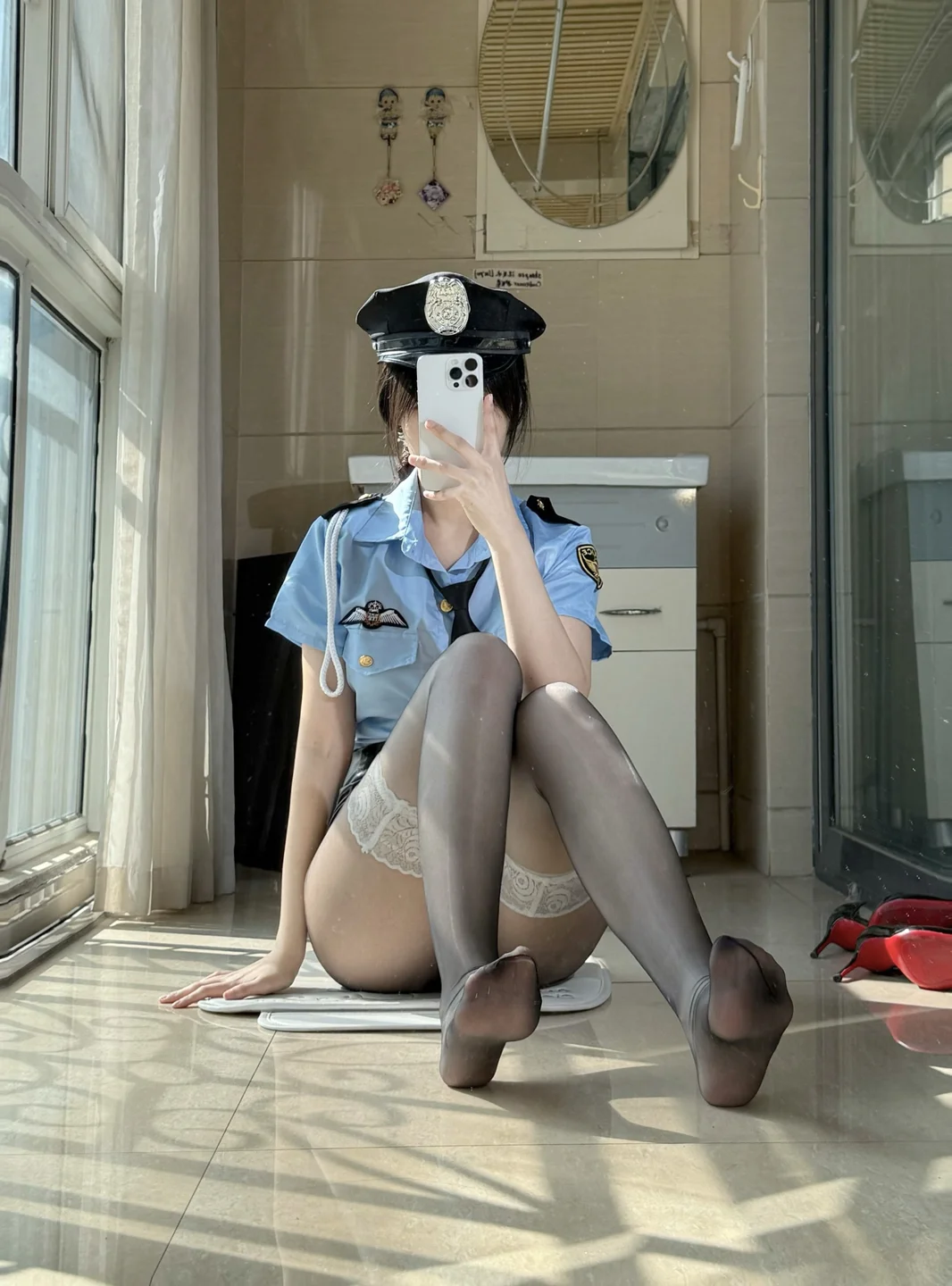 不可爱羚 - 高价定制 女警制服 [48P,8V-1.04GB] tg@simisebaisi 【丝足阁】040.webp
